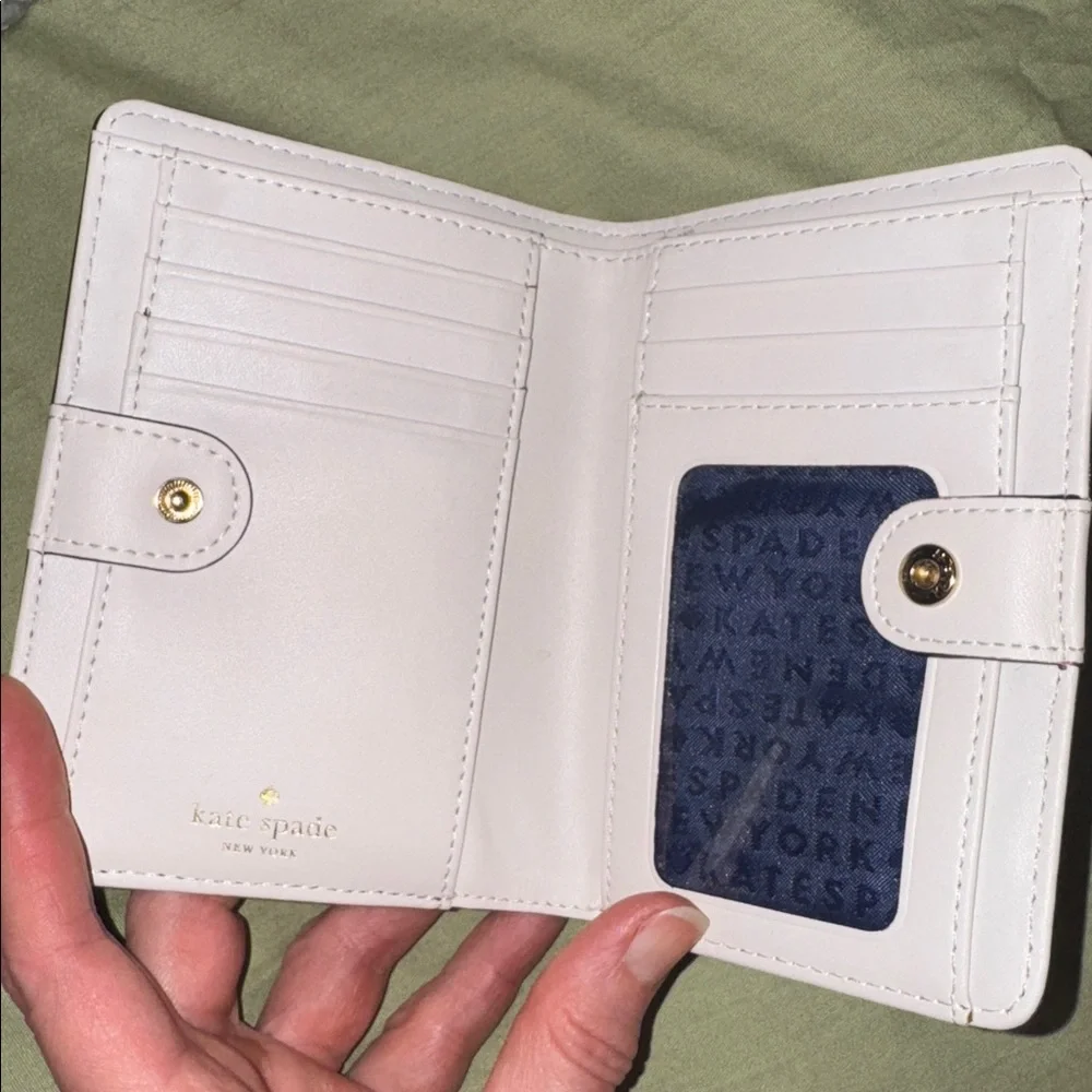 New Kate Spade NYC Leather Navy & White Compact Wallet Small NWT Credit Card ID